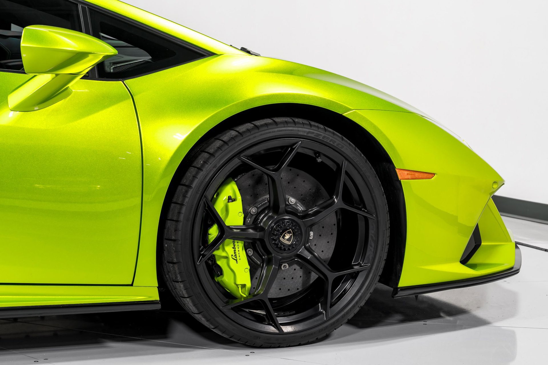 Used 2023 Lamborghini Huracan EVO image 45