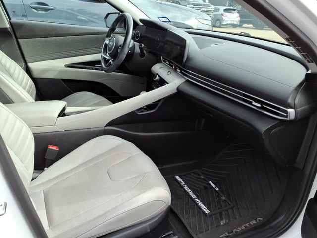 Used 2021 Hyundai Elantra Limited image 5