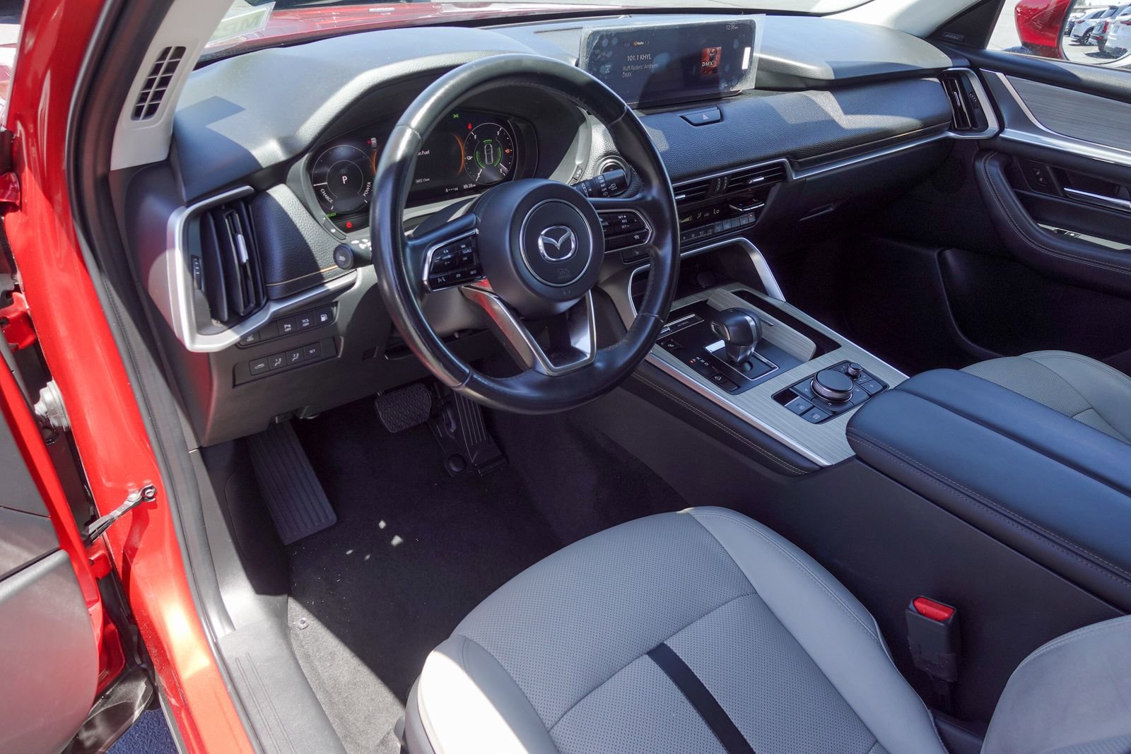 Certified 2024 MAZDA CX-90 Plug-In Hybrid w/ Premium Pkg AWD/4WD image 11