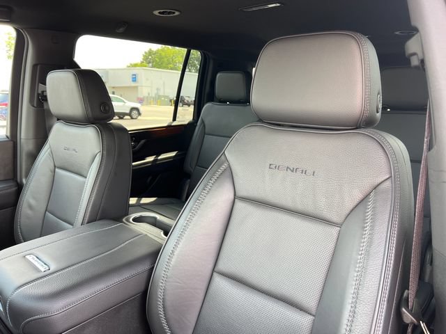 Used 2025 GMC Yukon XL Denali AWD/4WD image 15