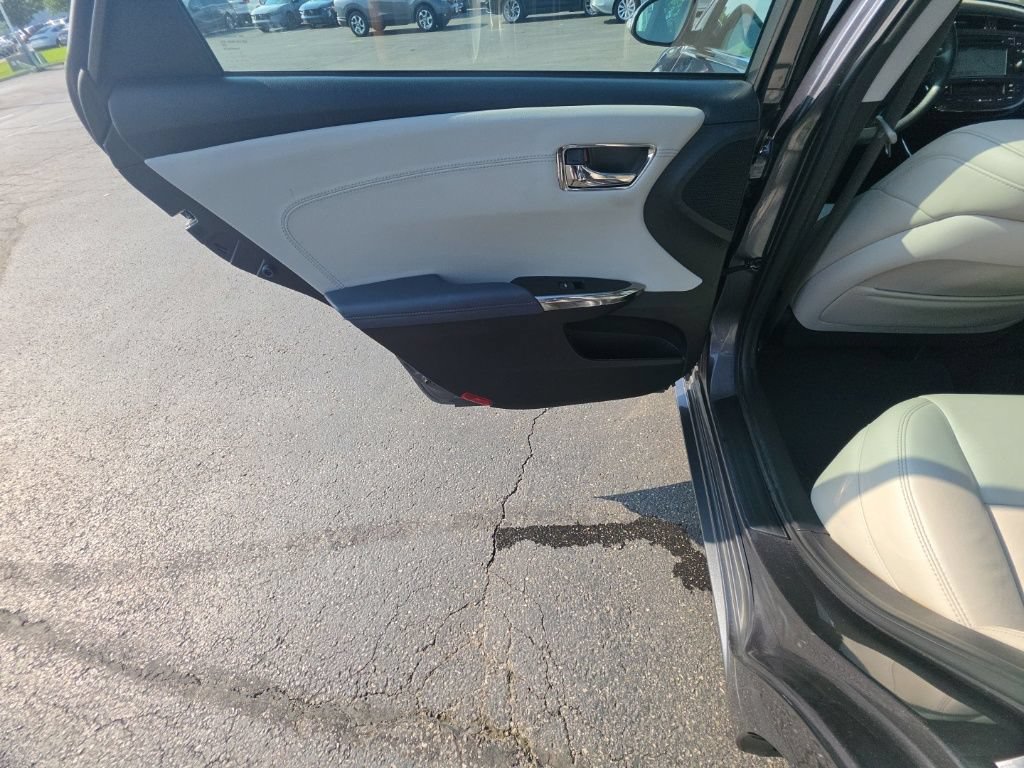 Used 2015 Toyota Avalon XLE Touring FWD image 25