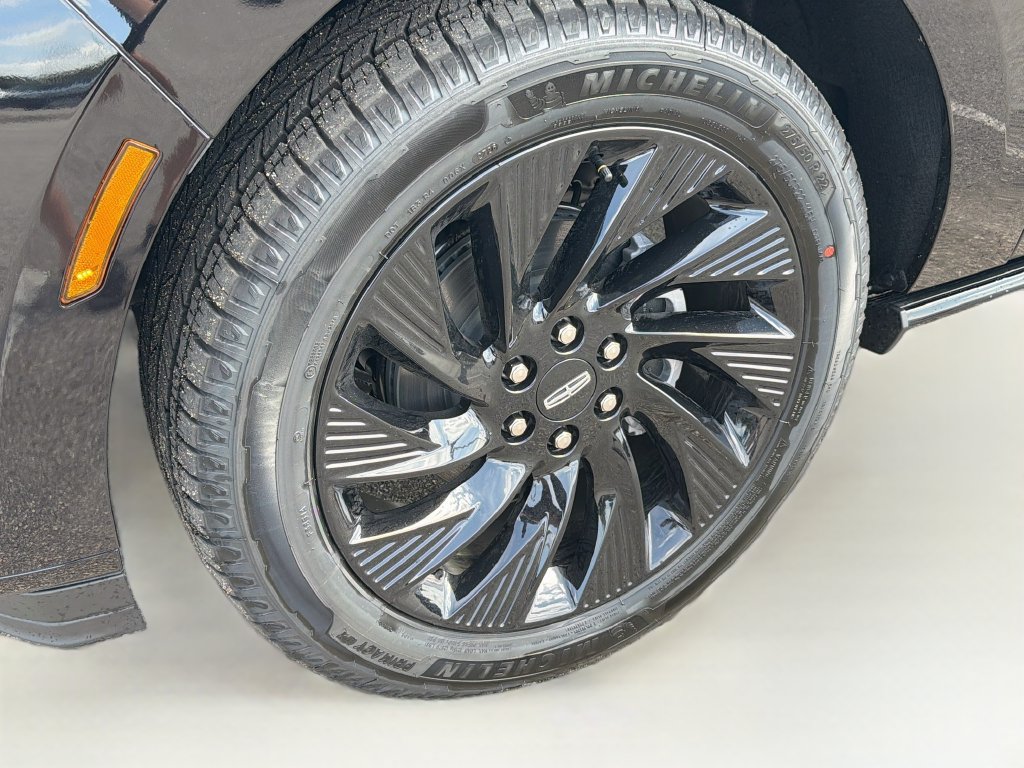 New 2027 Lincoln Navigator Reserve w/ Jet Appearance Package AWD/4WD image 36