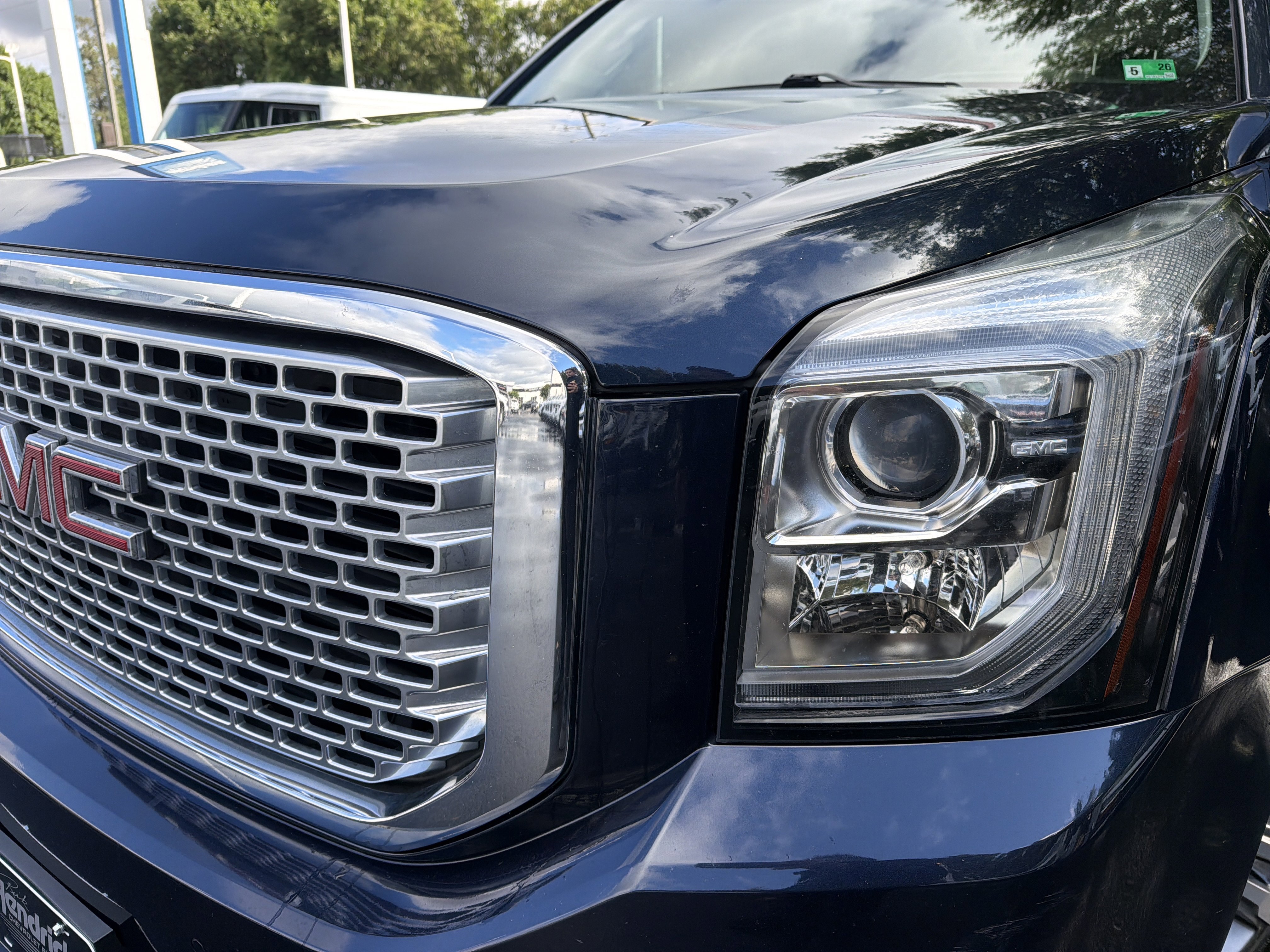 Used 2017 GMC Yukon Denali w/ Open Road Package AWD/4WD image 6