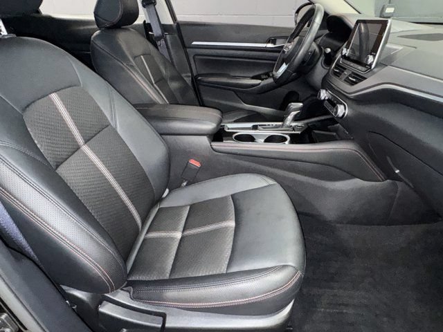 Used 2024 Nissan Altima 2.5 SR FWD image 9