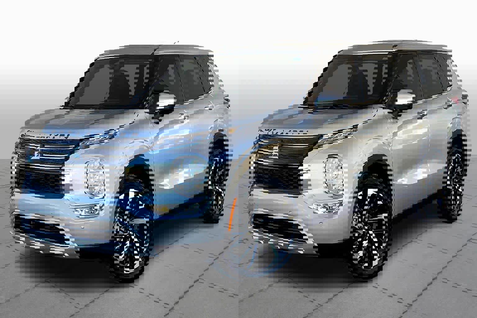 Used 2024 Mitsubishi Outlander SE