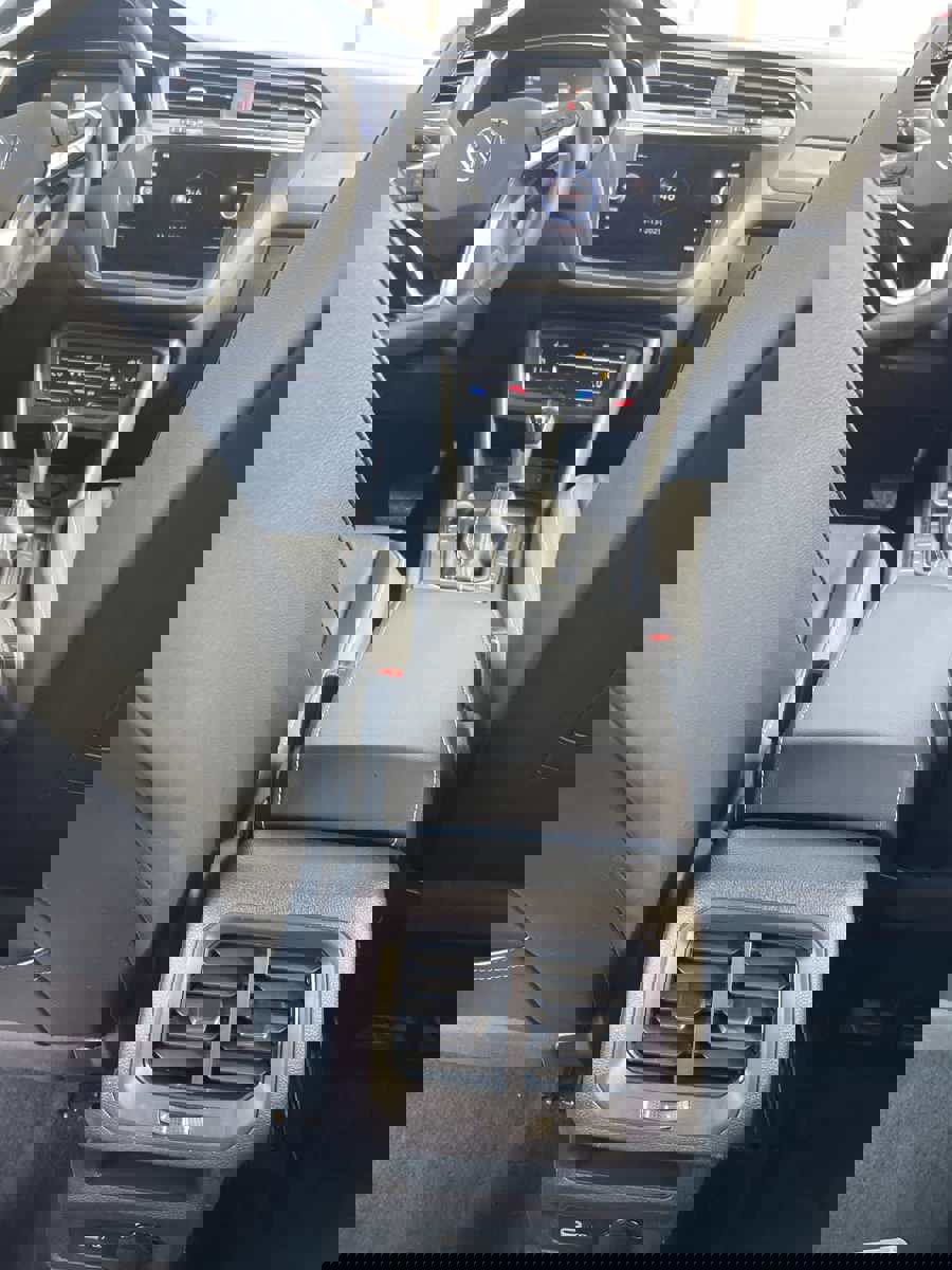 Used 2022 Volkswagen Tiguan SE image 12