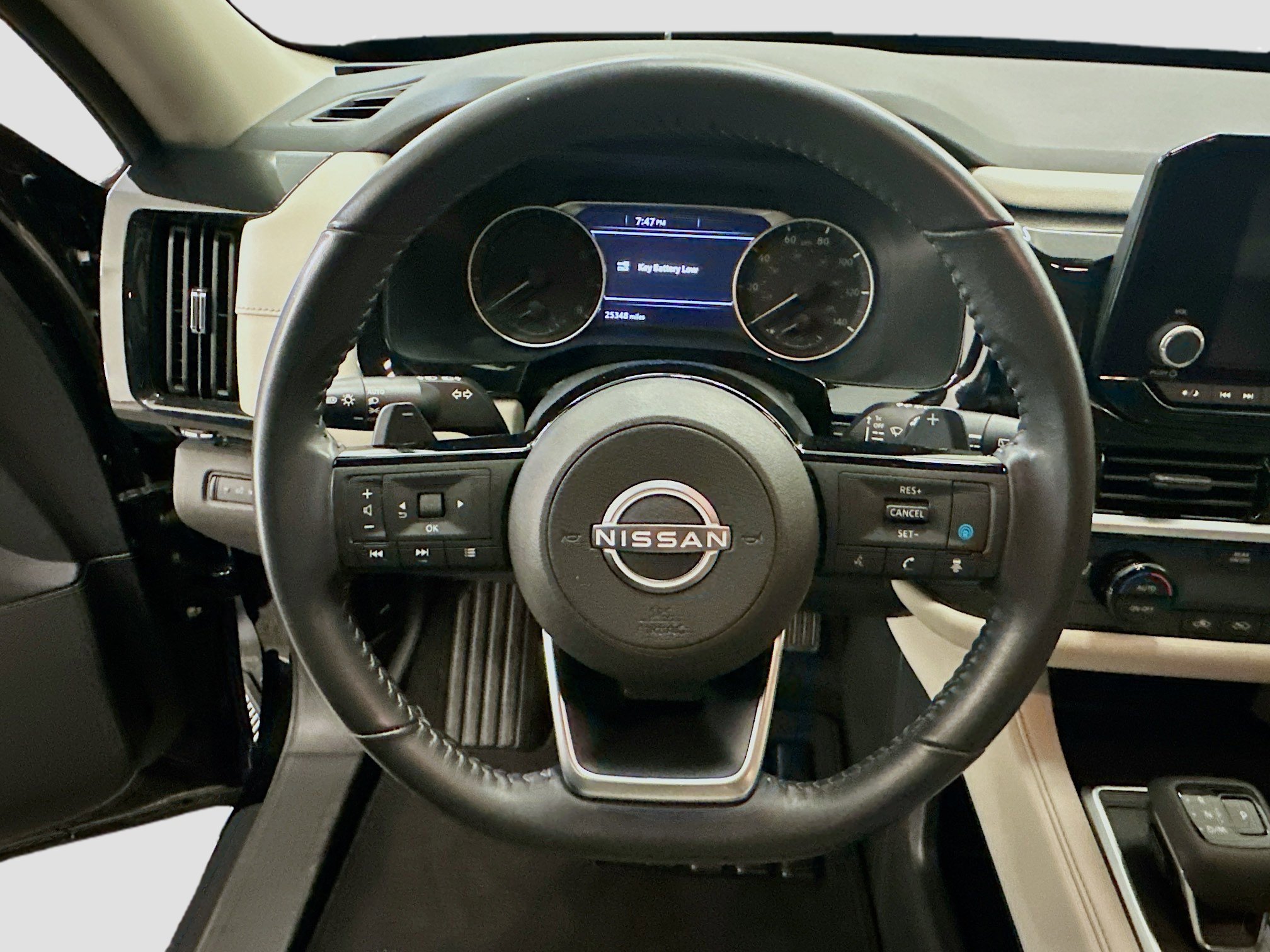 Used 2023 Nissan Pathfinder SV image 18