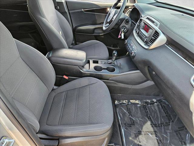 Used 2016 Kia Sorento L FWD image 18