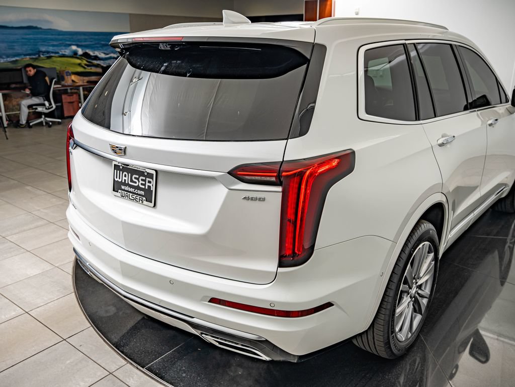 Used 2025 Cadillac XT6 Premium Luxury w/ Technology Package AWD/4WD image 16
