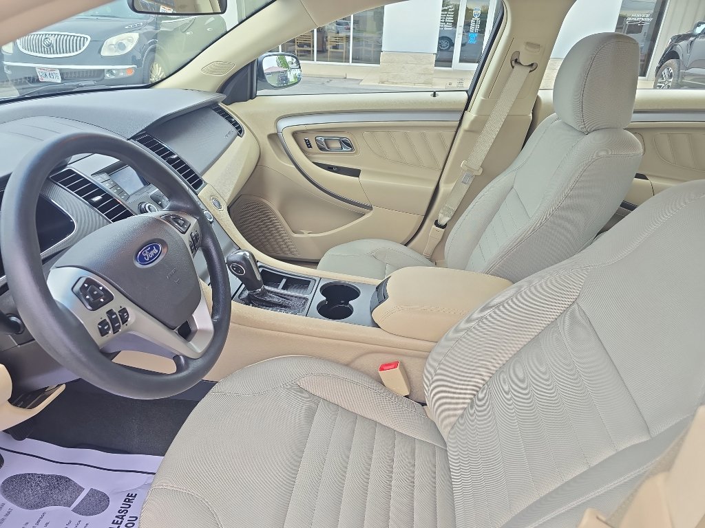 Used 2013 Ford Taurus SE FWD image 14