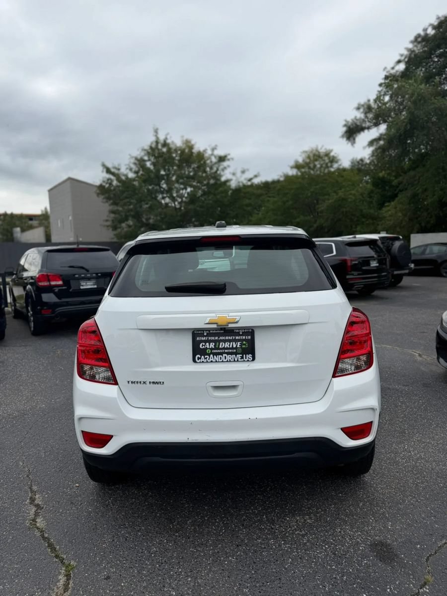 Used 2022 Chevrolet Trax LS AWD/4WD image 5