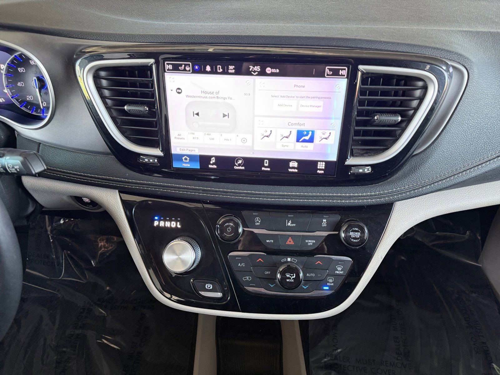 Used 2022 Chrysler Pacifica Touring-L image 15