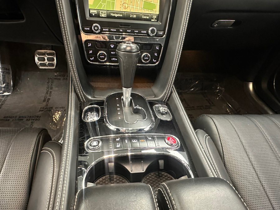 Used 2016 Bentley Flying Spur V8 image 30