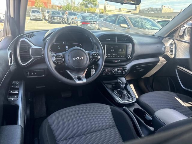 Used 2023 Kia Soul LX image 14