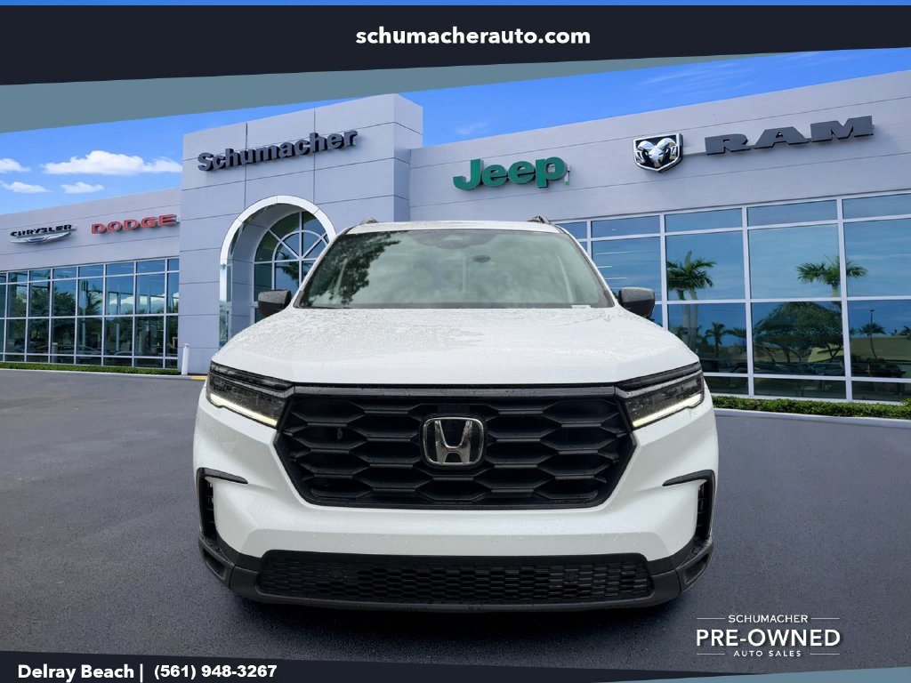 Used 2025 Honda Pilot Sport image 2