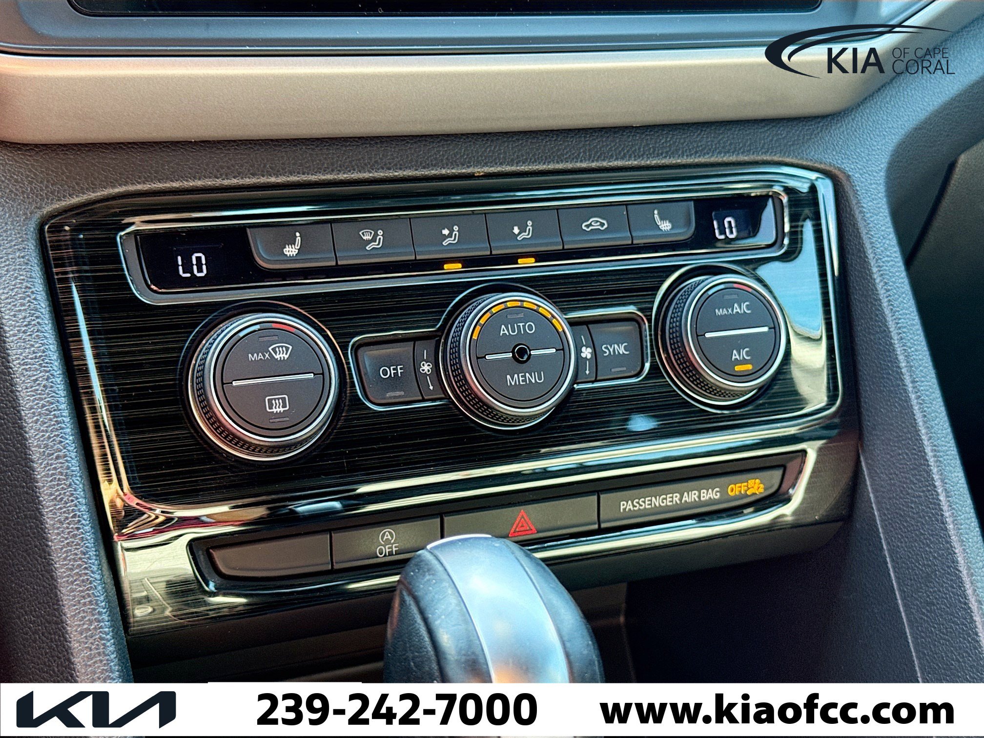 Used 2020 Volkswagen Atlas Cross Sport SE w/ Towing Package image 31