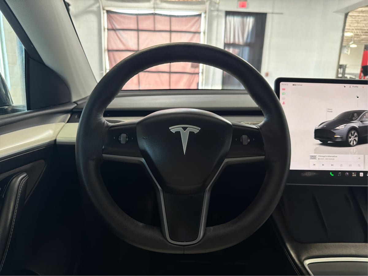 Used 2023 Tesla Model Y Long Range AWD/4WD image 21