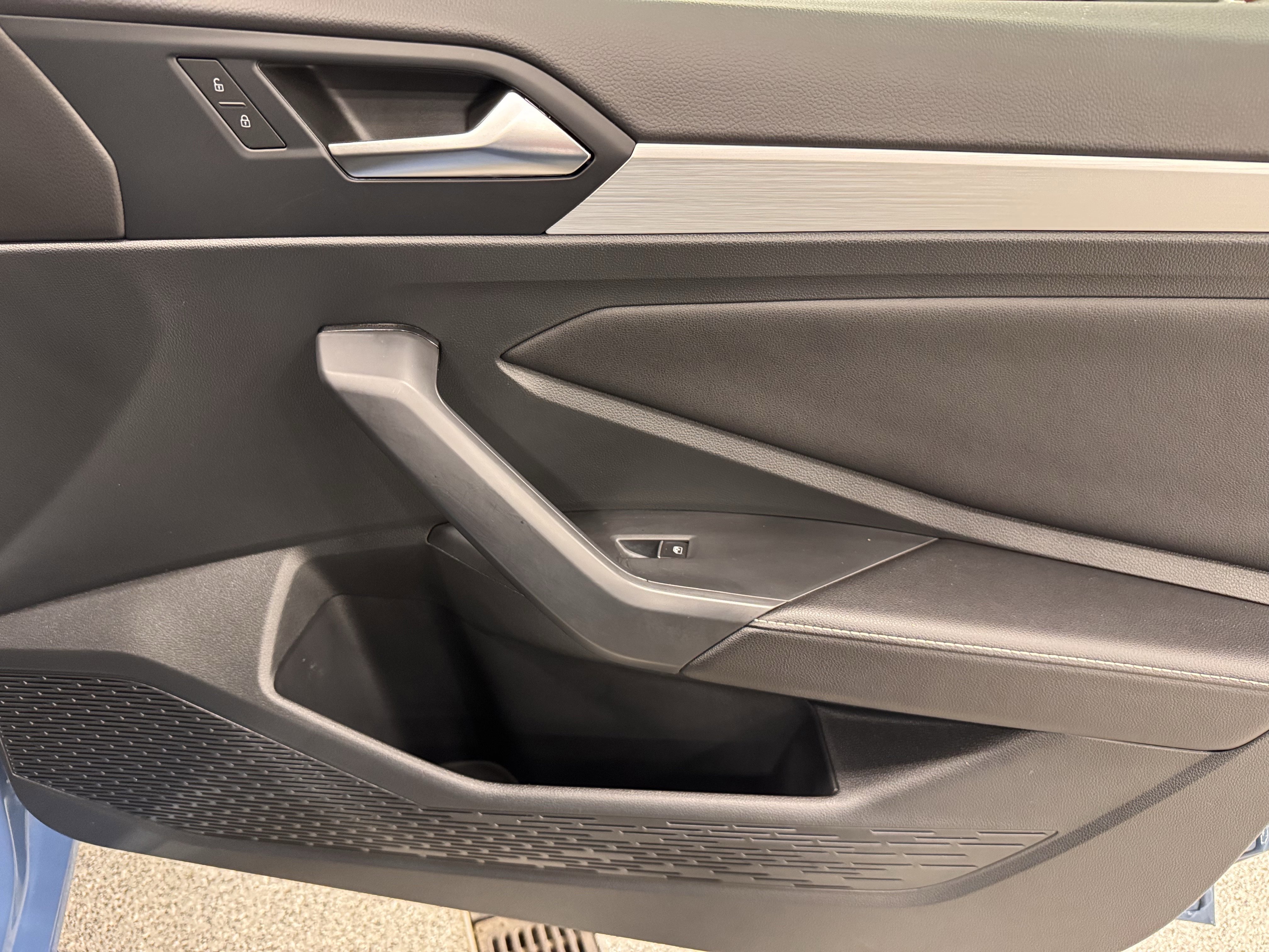 Used 2025 Volkswagen Jetta S image 24