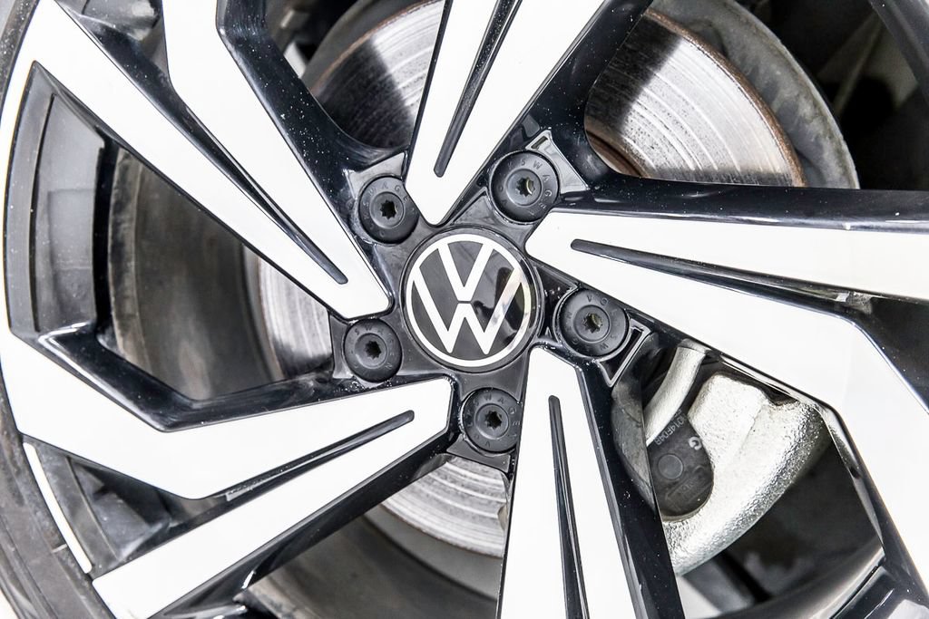 Used 2025 Volkswagen Jetta SEL FWD image 41
