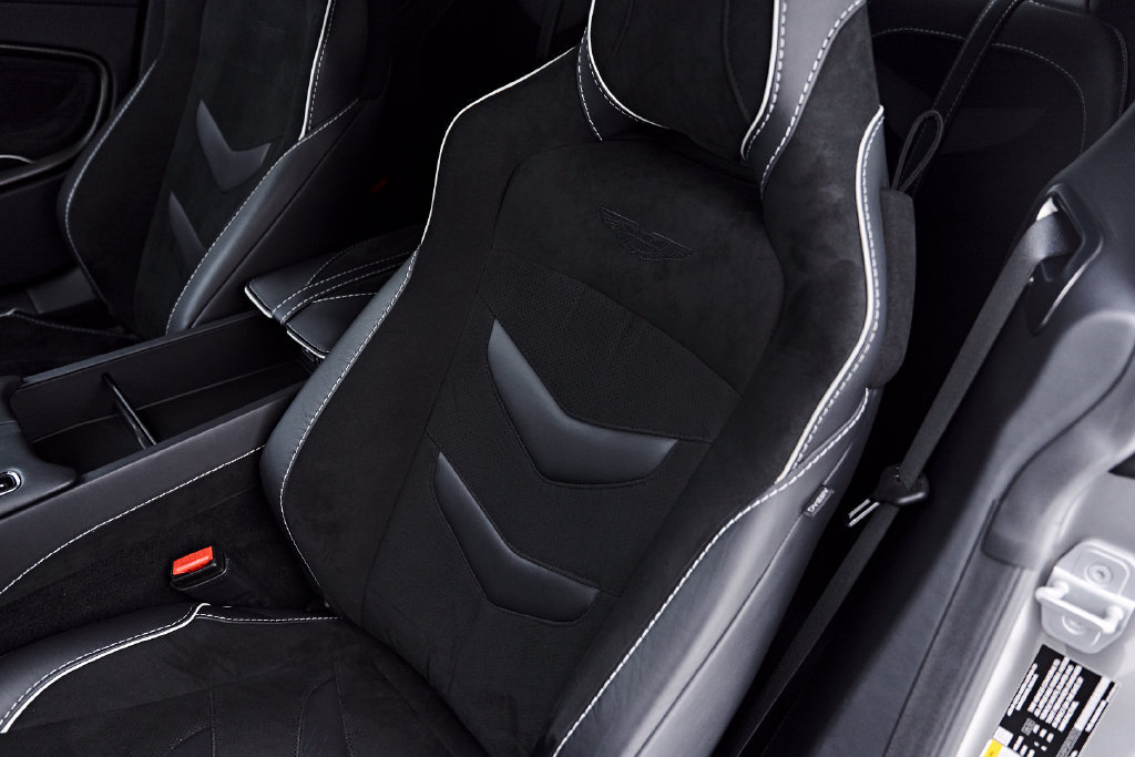 Used 2023 Aston Martin DBS Coupe RWD image 44