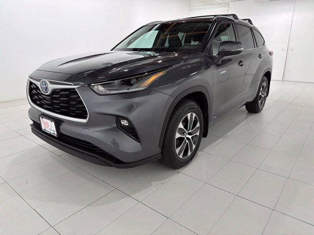 Used 2021 Toyota Highlander XLE