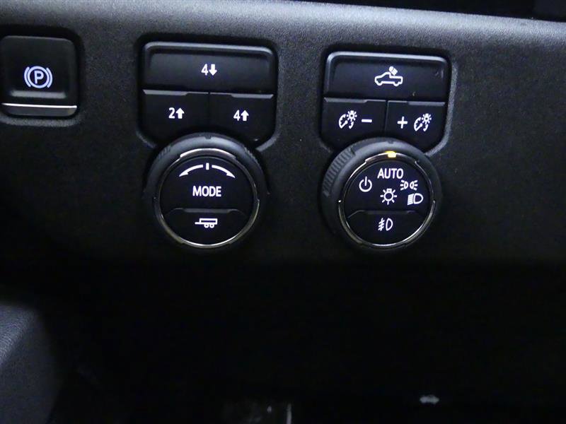 Used 2025 Chevrolet Silverado 3500 LT image 22