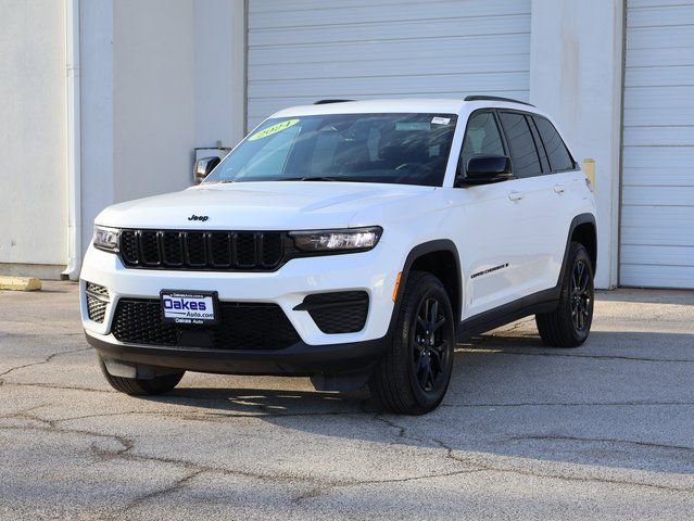 Used 2024 Jeep Grand Cherokee Altitude image 4
