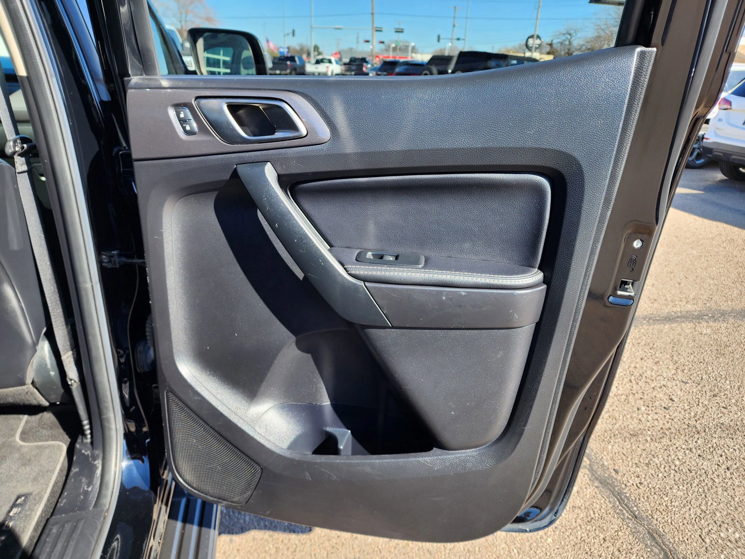 Used 2019 Ford Ranger Lariat w/ Equipment Group 501A Mid image 11