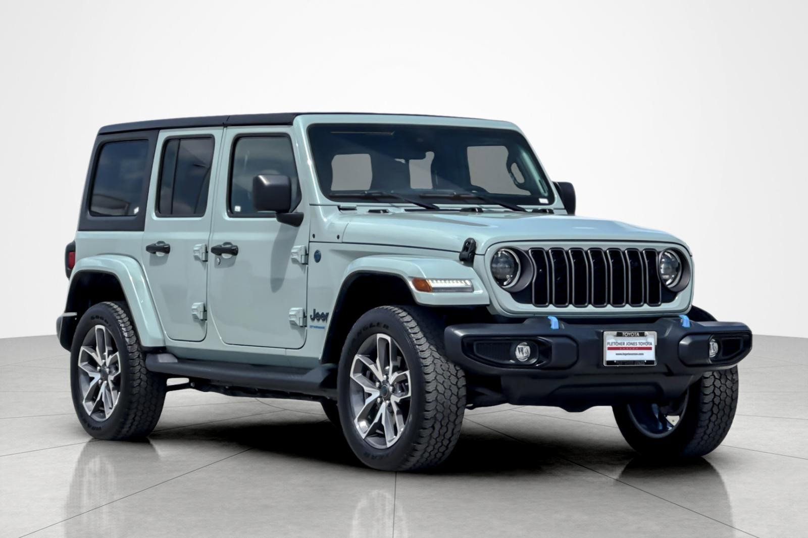Used 2024 Jeep Wrangler Unlimited w/ Technology Group AWD/4WD image 7