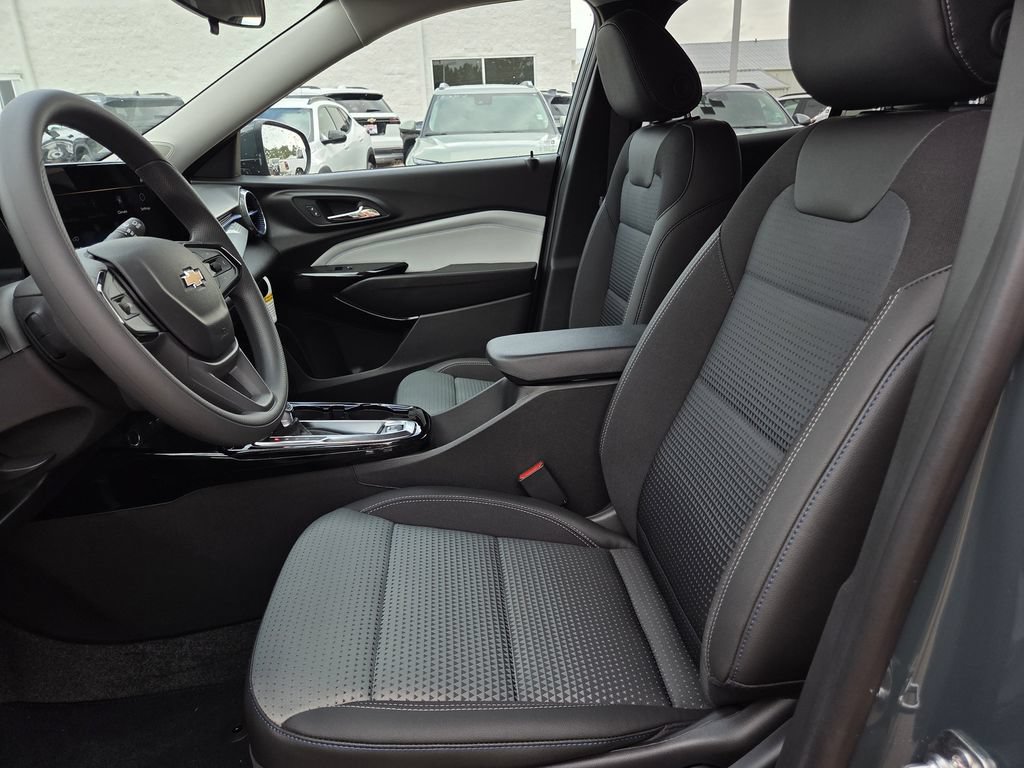 New 2026 Chevrolet Trax LT FWD image 14