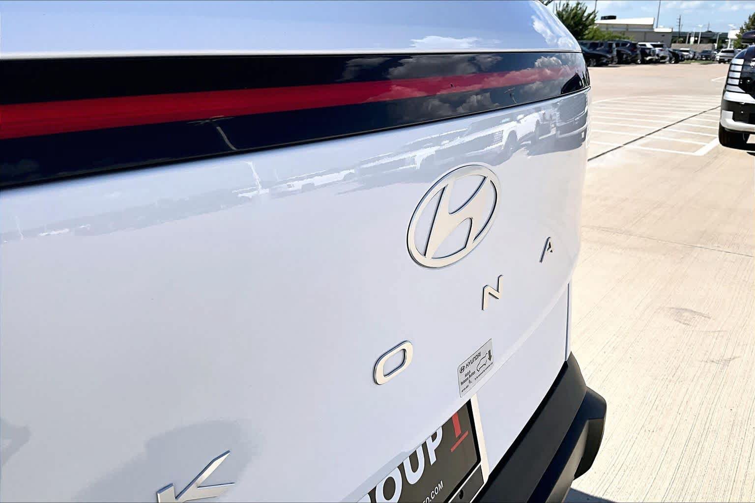 Certified 2025 Hyundai Kona SEL AWD/4WD image 31