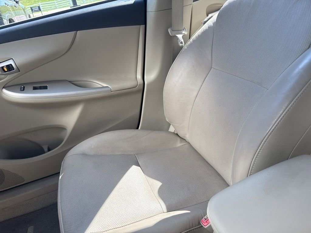 Used 2013 Toyota Corolla LE Special Edition FWD image 24