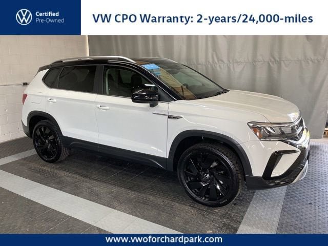 Used 2024 Volkswagen Taos SE AWD/4WD image 1
