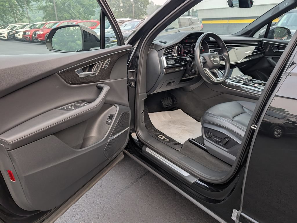 Used 2023 Audi Q7 2.0T Premium Plus AWD/4WD image 15