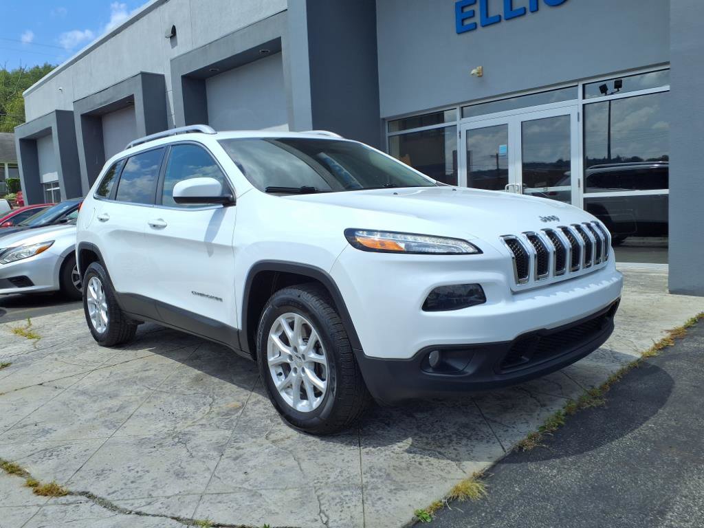 Used 2017 Jeep Cherokee Latitude w/ Cold Weather Group