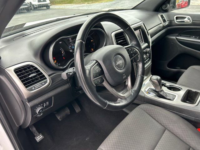 Used 2020 Jeep Grand Cherokee Laredo image 15