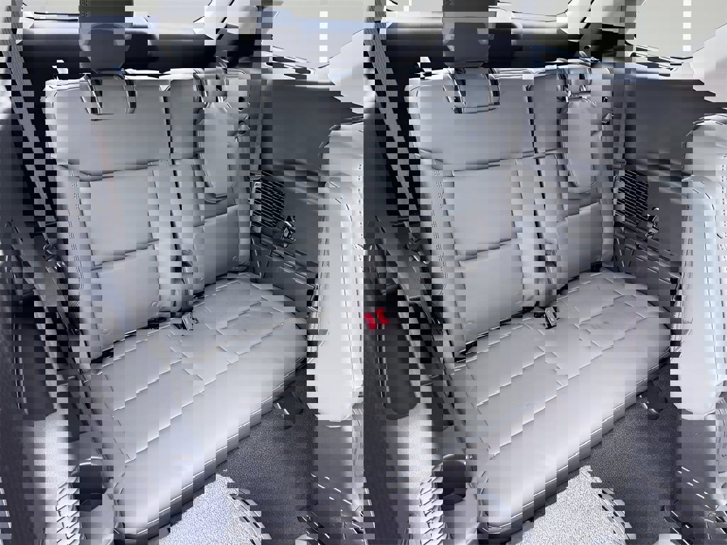 New 2026 Ford Explorer Active w/ Active Comfort Package image 28