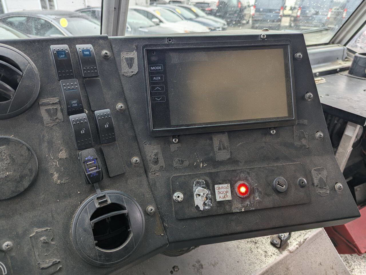 Used 2019 Ford E-450 and Econoline 450 Super Duty image 23