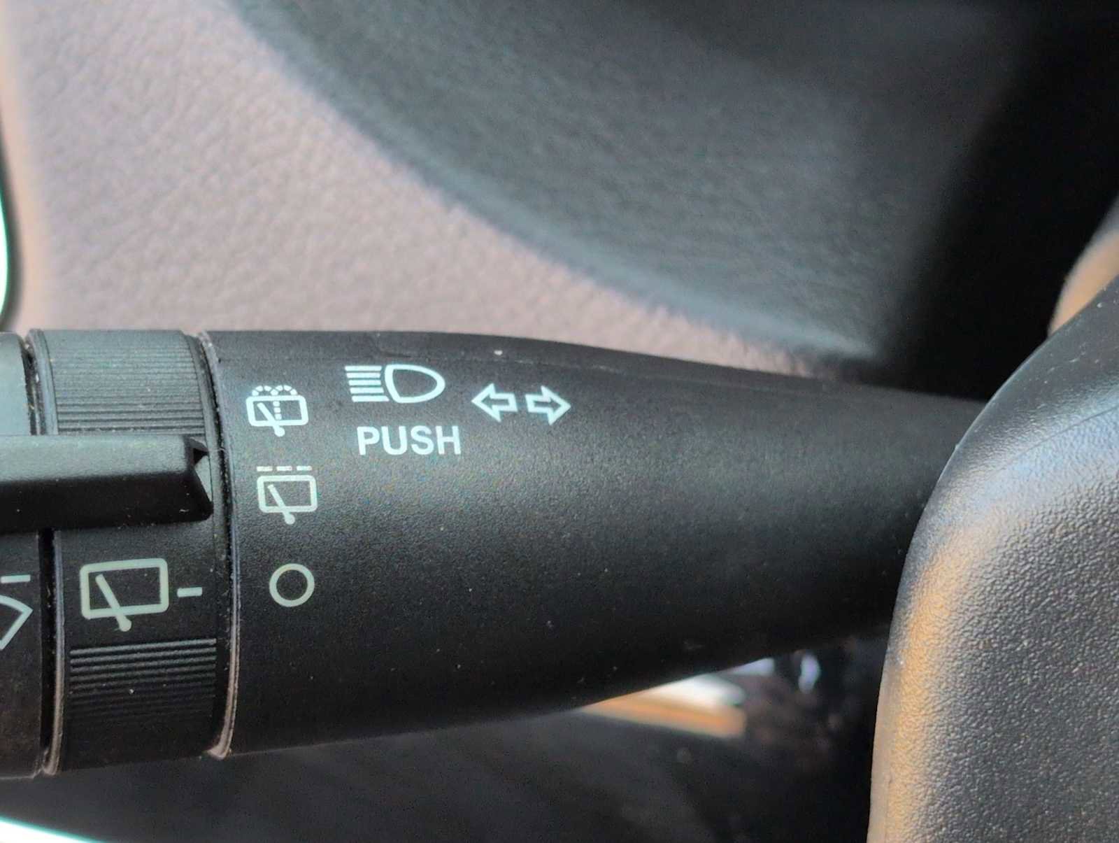 Used 2015 Dodge Grand Caravan SE image 24