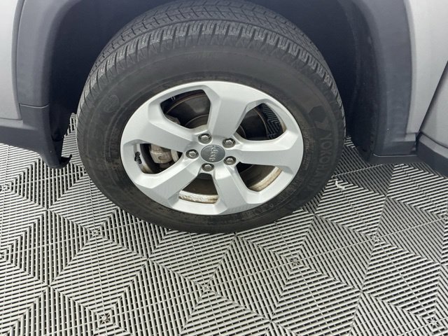 Used 2019 Jeep Compass Latitude AWD/4WD image 15