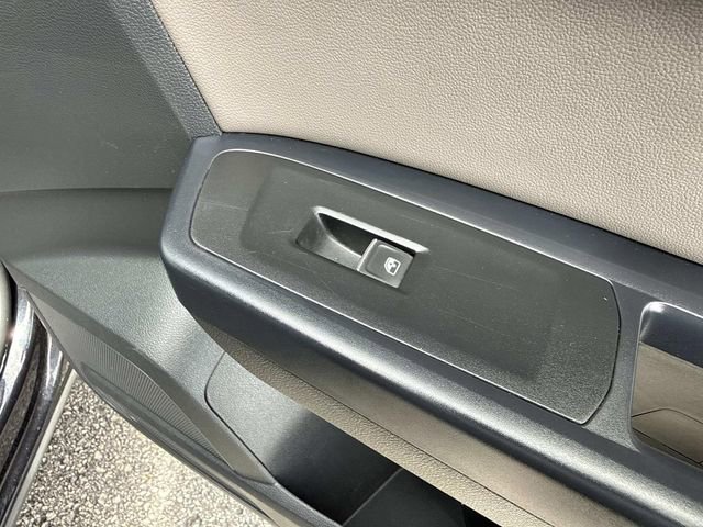 Used 2021 Volkswagen Atlas Cross Sport S image 17