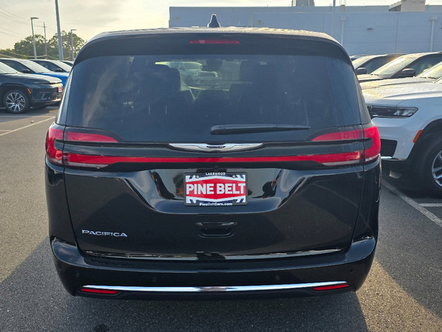 New 2026 Chrysler Pacifica Select image 12