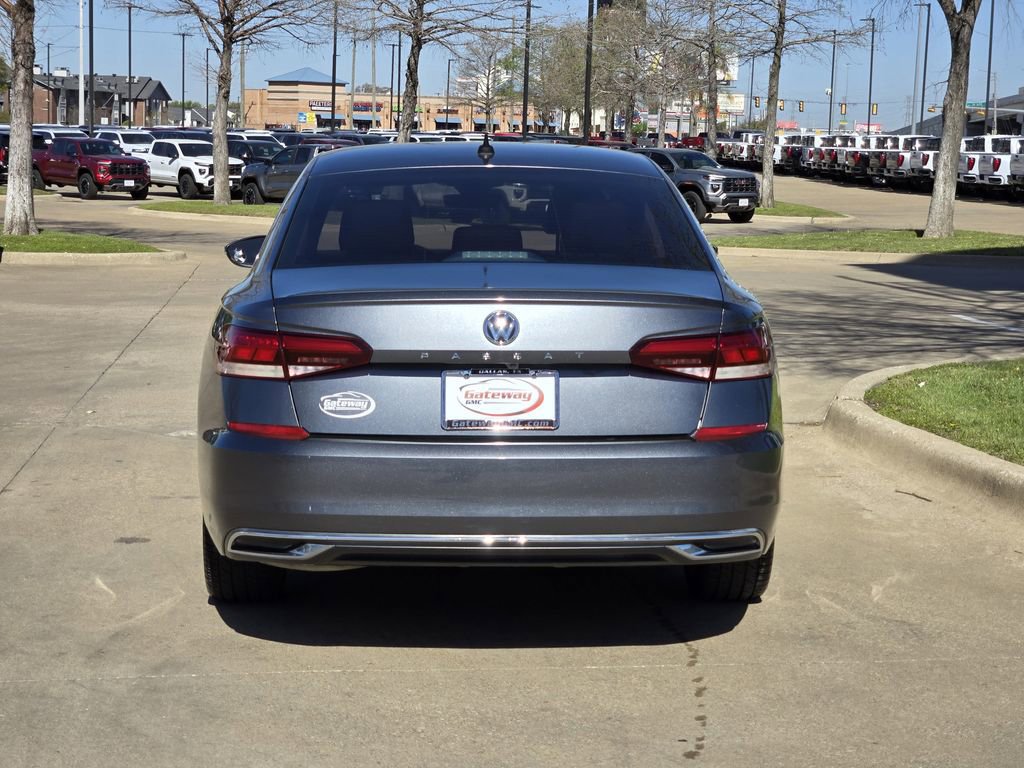 Used 2021 Volkswagen Passat 2.0T SE image 5