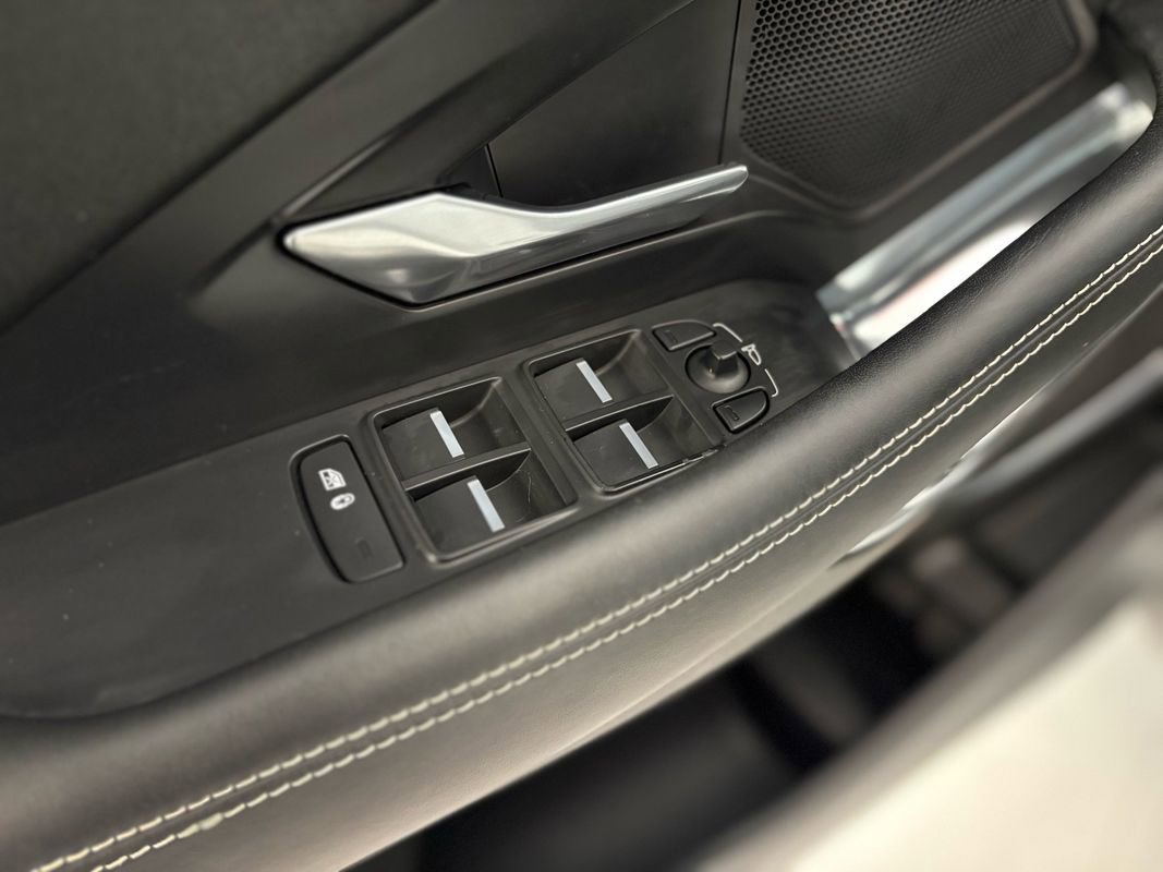 Used 2020 Jaguar E-PACE R-Dynamic HSE image 26