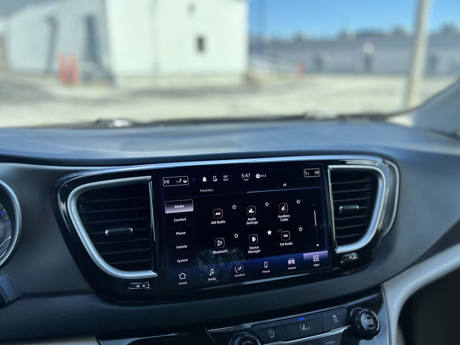 Used 2022 Chrysler Pacifica Touring-L FWD image 24