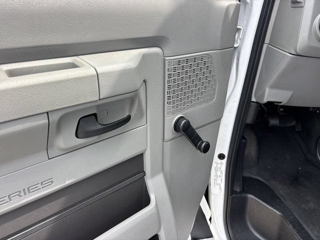 Used 2015 Ford E-350 and Econoline 350 Super Duty RWD image 15