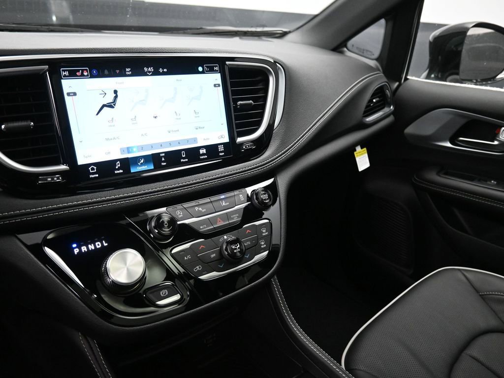 New 2026 Chrysler Pacifica Limited w/ S Appearance Package FWD image 19