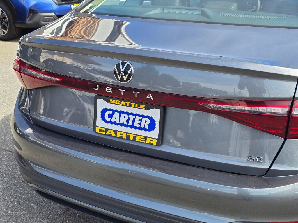 Used 2025 Volkswagen Jetta SE FWD image 15