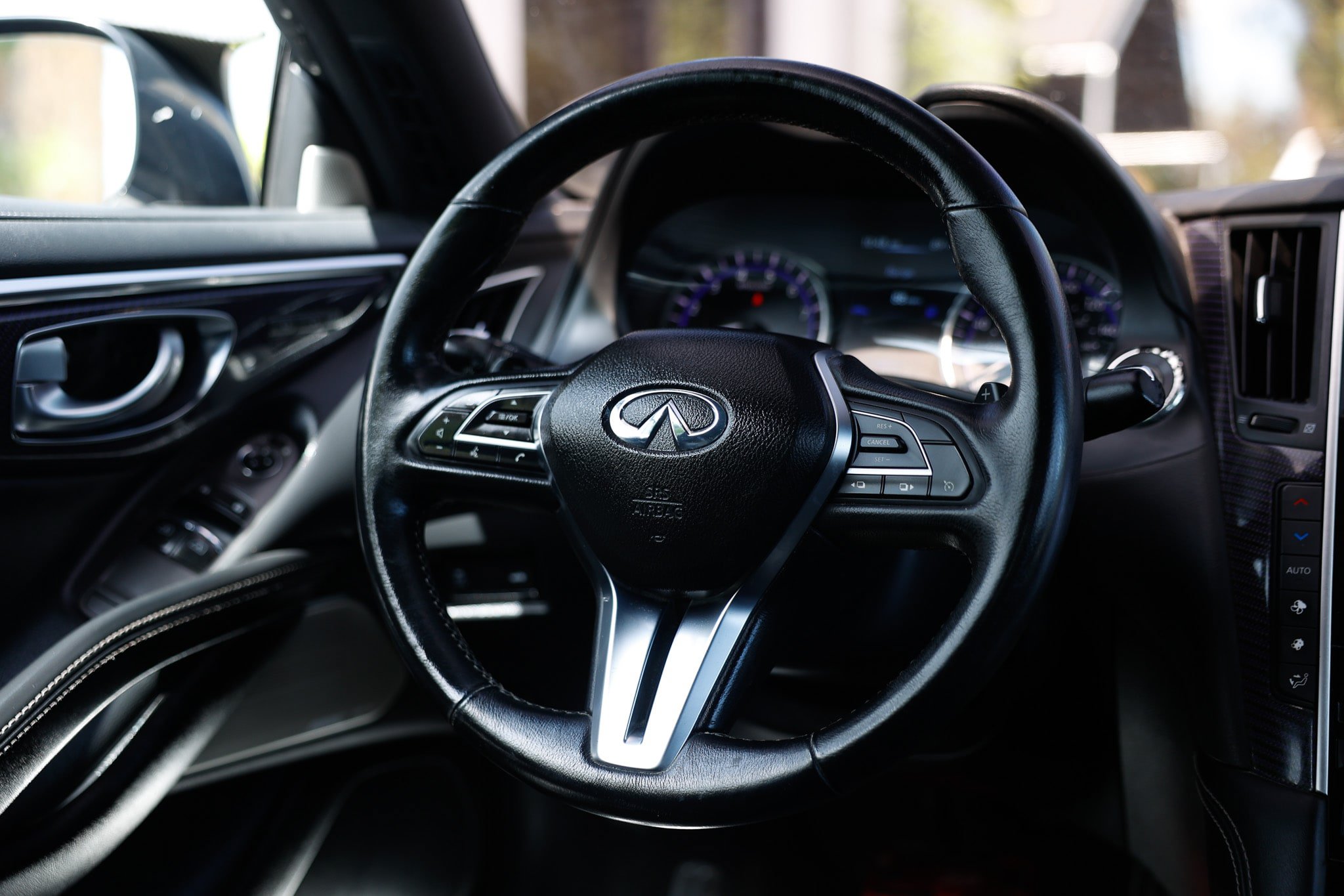 Used 2017 INFINITI Q60 Red Sport 400 AWD/4WD image 28
