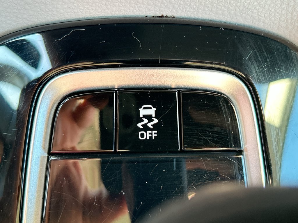Used 2024 Toyota Corolla LE FWD image 32